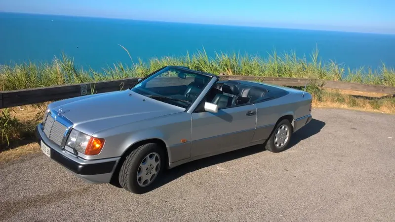 Mercedes-Benz 300 CE-24 CABRIOLET 16
