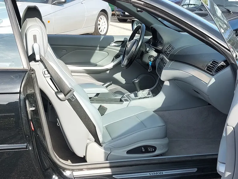 BMW 318i Cabriolet del 2001 (modello E 46) 16