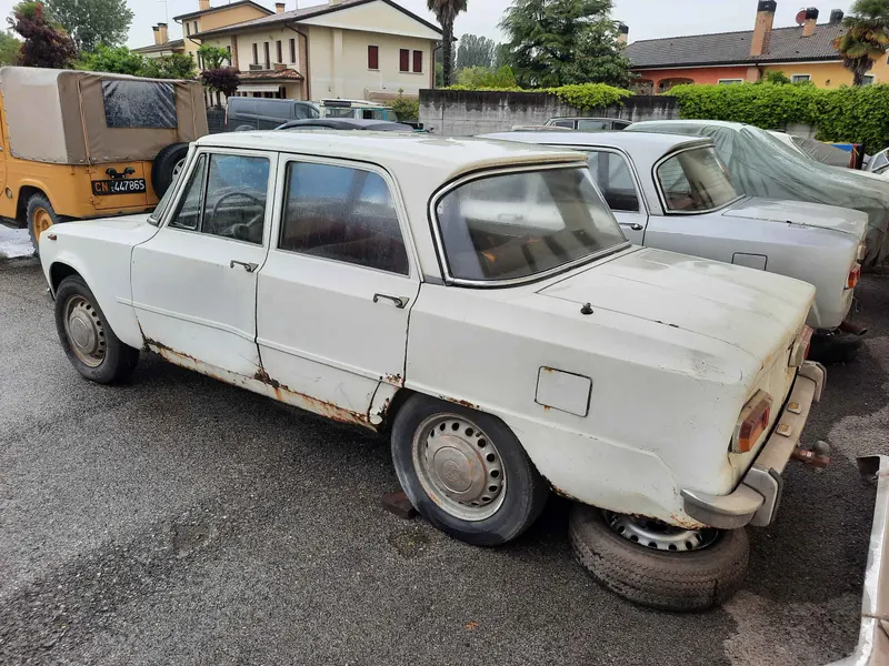 Alfa Romeo Giulia 1300 TI del 1966 10