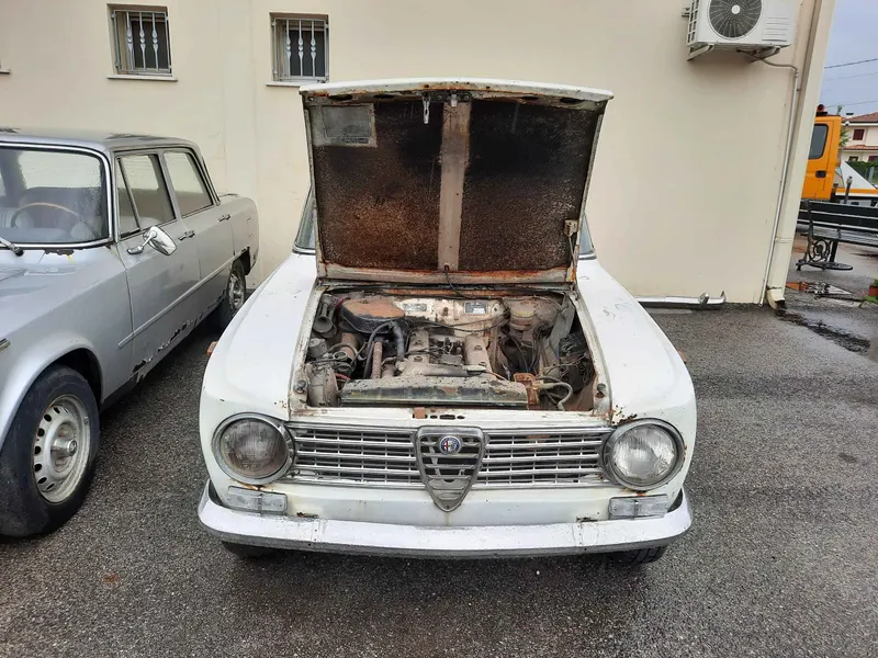 Alfa Romeo Giulia 1300 TI del 1966 15