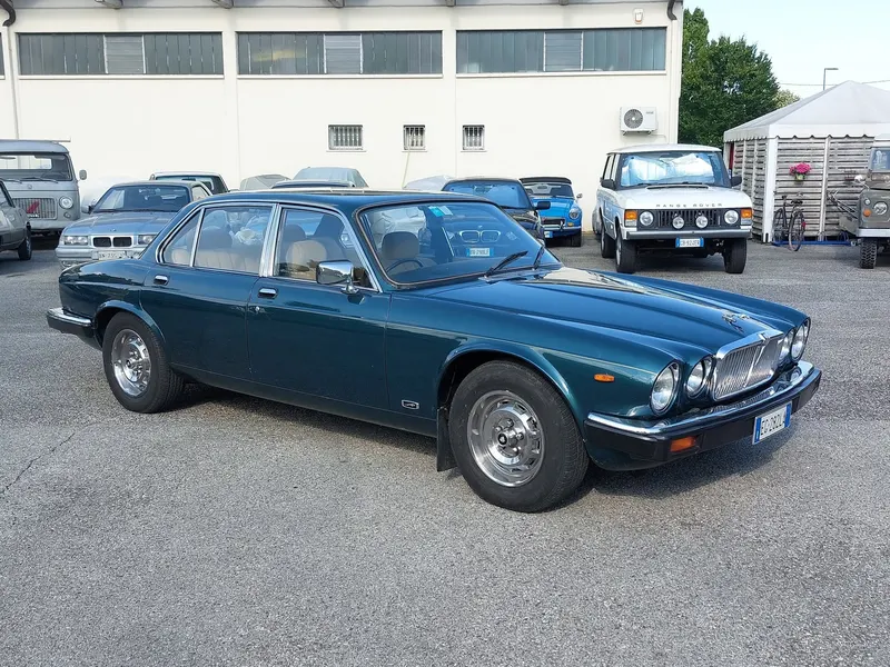 Jaguar XJ 6 4200 del 1985 3