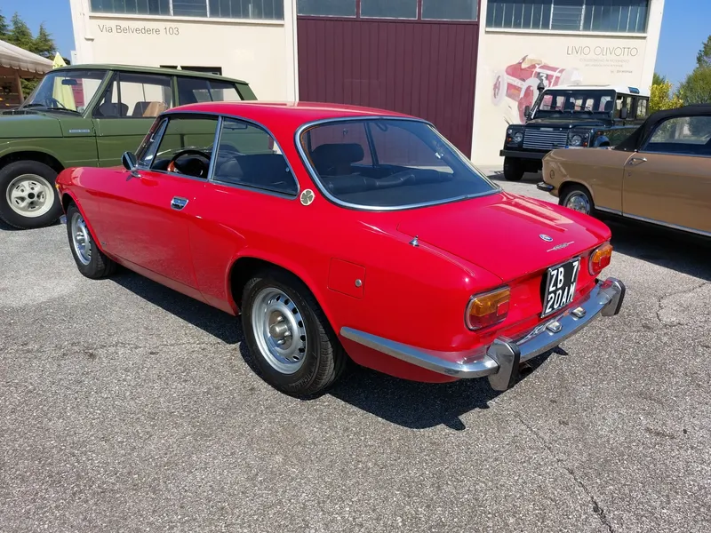 Alfa Romeo GT 1750 del 1970 5
