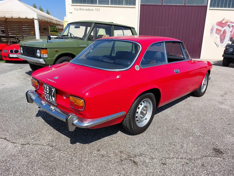 Alfa Romeo GT 1750 del 1970 6