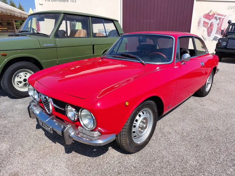 Alfa Romeo GT 1750 del 1970 7