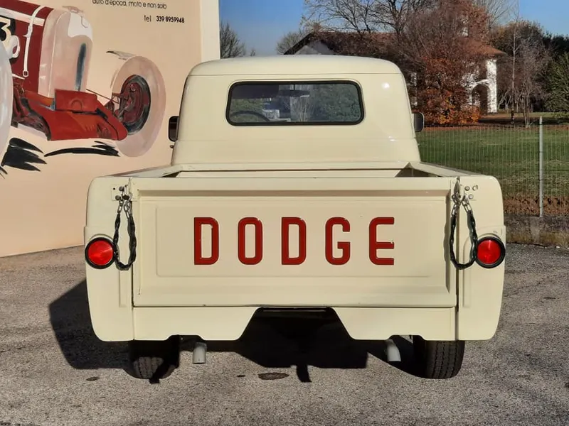 Dodge 3100 Apache del 1959 6