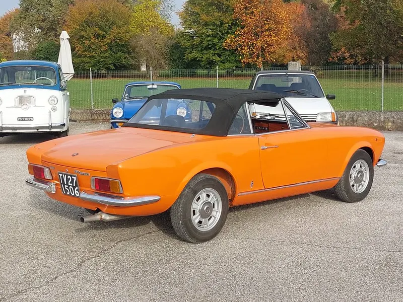 Fiat 124 Sport Spider 1800 del 1974 9