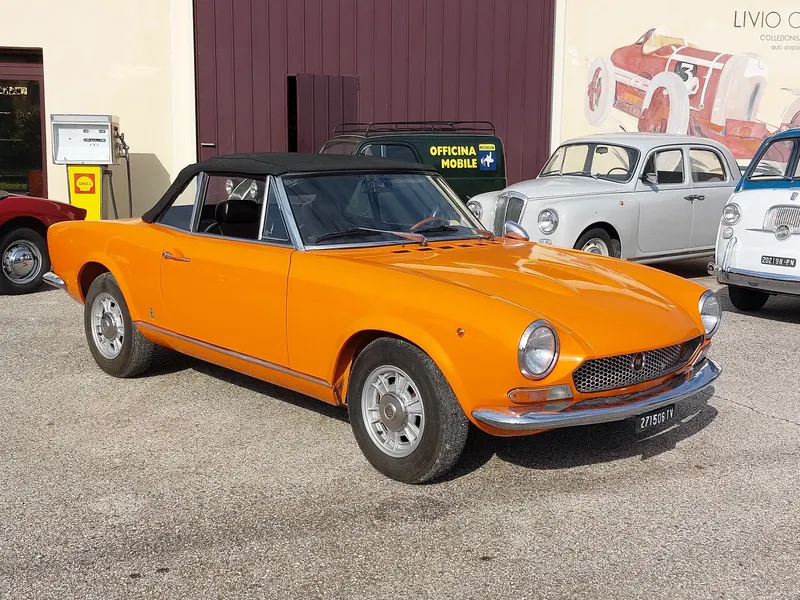 Fiat 124 Sport Spider 1800 del 1974 2