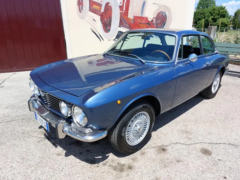 Alfa Romeo GT 2000 Veloce del 1973 33