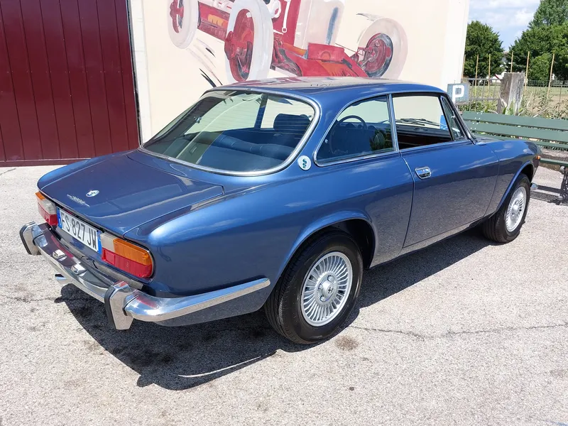 Alfa Romeo GT 2000 Veloce del 1973 14