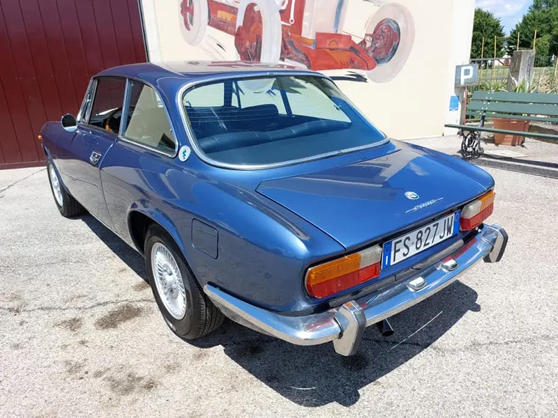 Alfa Romeo GT 2000 Veloce del 1973 10