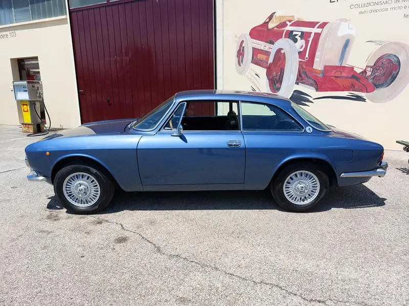 Alfa Romeo GT 2000 Veloce del 1973 5