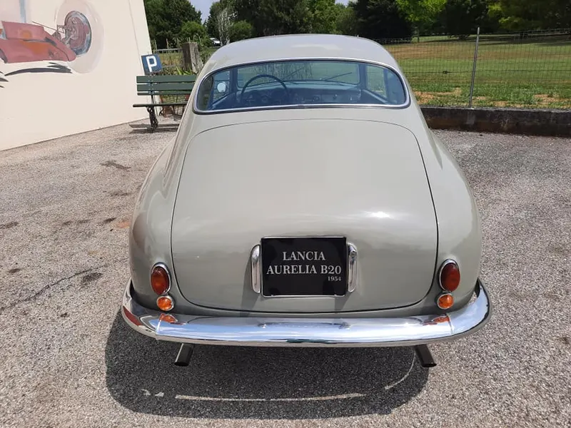 Lancia Aurelia B 20 GT IV Serie del 1954 12