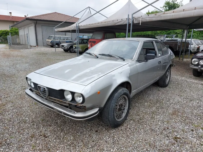 Alfa Romeo Alfetta 1600 GT del 1976 11