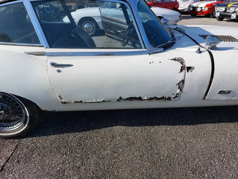 Jaguar E Type 4200 Coupè del 1966 (Prima Serie) 19