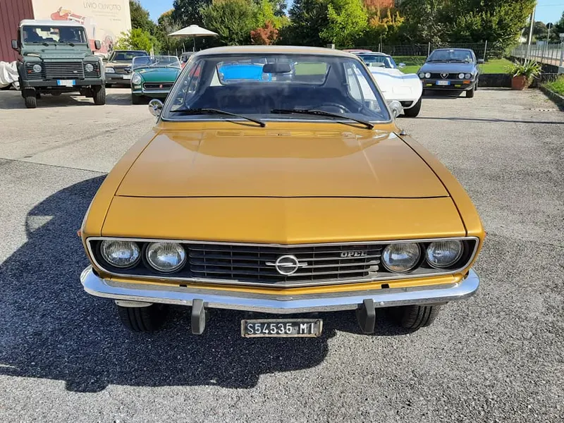 Opel Manta 1200 Lusso del 1973 3