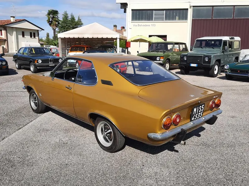 Opel Manta 1200 Lusso del 1973 11