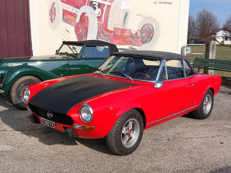 Fiat 124 Spider 1800 del 1973 3