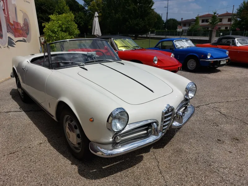 Alfa Romeo Giulietta Spider 1300 del 1960 ( la Seconda Serie ) 24