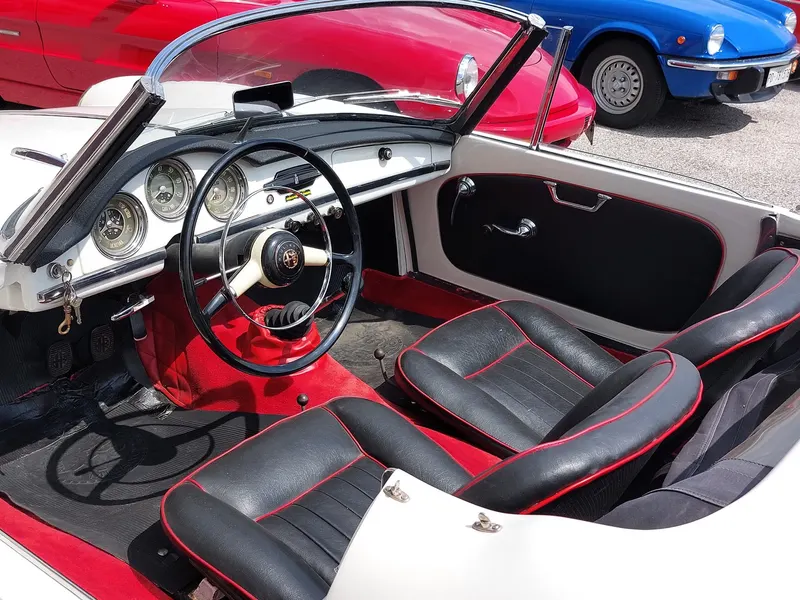 Alfa Romeo Giulietta Spider 1300 del 1960 ( la Seconda Serie ) 6