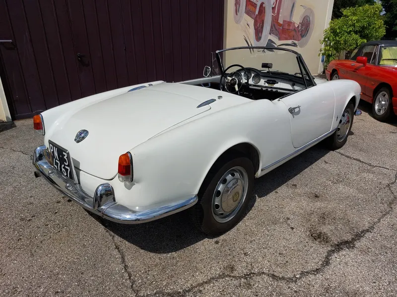 Alfa Romeo Giulietta Spider 1300 del 1960 ( la Seconda Serie ) 20
