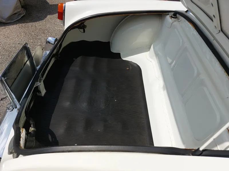 Alfa Romeo Giulietta Spider 1300 del 1960 ( la Seconda Serie ) 16
