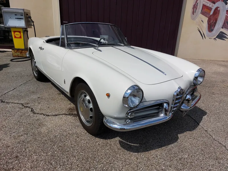Alfa Romeo Giulietta Spider 1300 del 1960 ( la Seconda Serie ) 2
