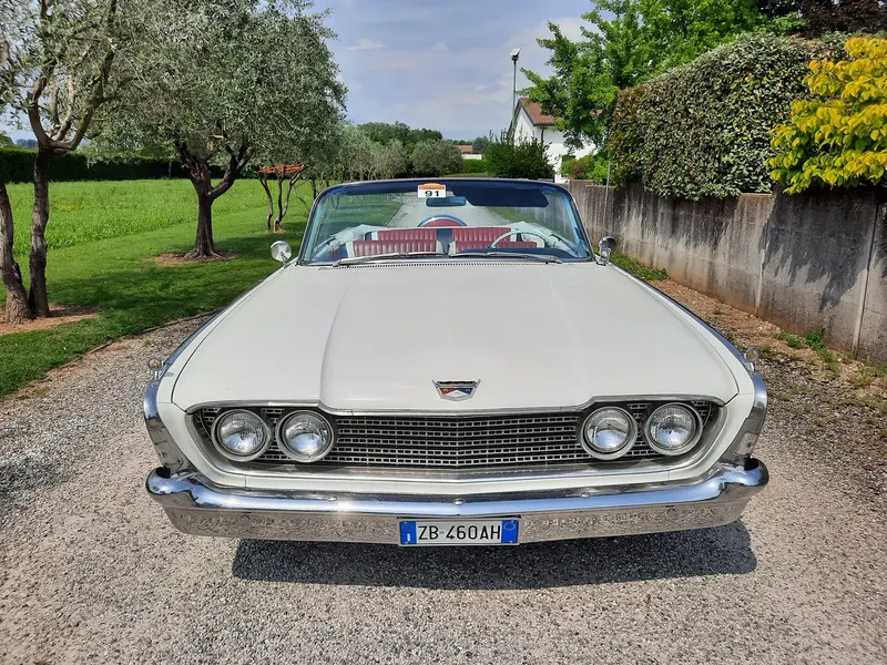 Ford Galaxie Sunliner Convertibile del 1960 24