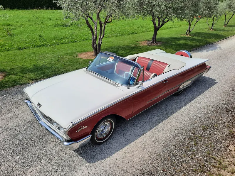 Ford Galaxie Sunliner Convertibile del 1960 5
