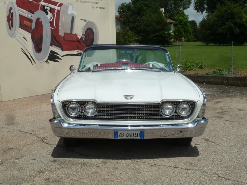Ford Galaxie Sunliner Convertibile del 1960 2