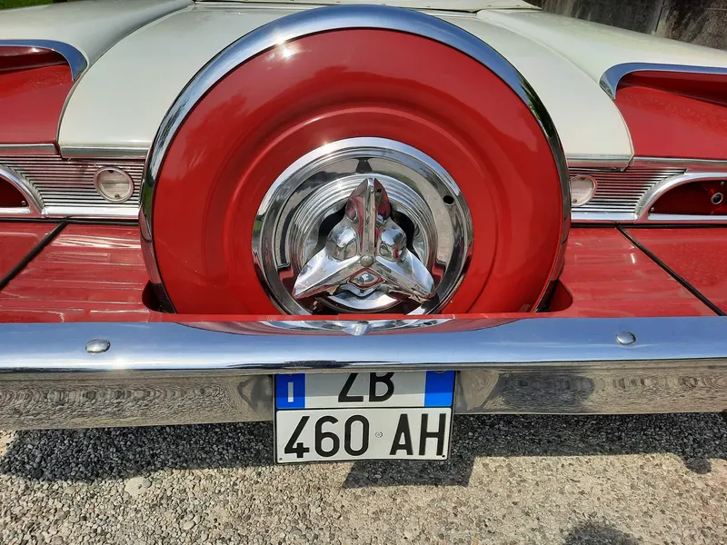 Ford Galaxie Sunliner Convertibile del 1960 12