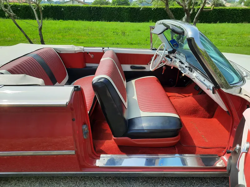 Ford Galaxie Sunliner Convertibile del 1960 18