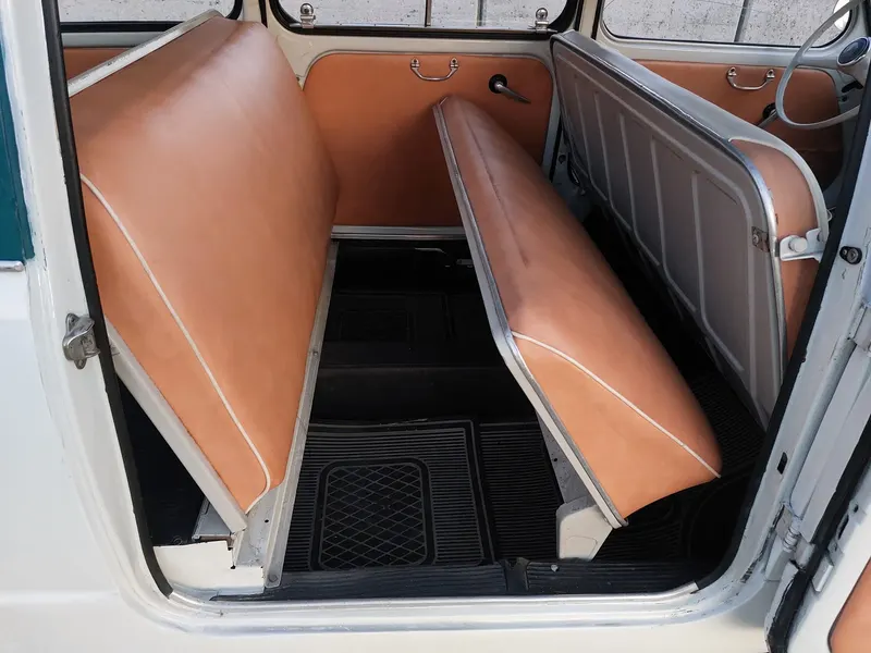 Fiat 600 Multipla del 1961 versione a cinque posti 18