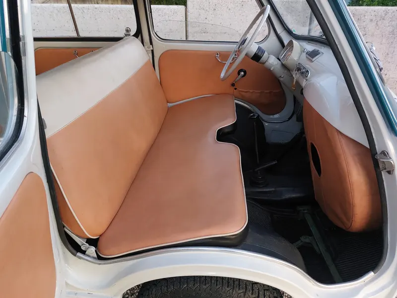 Fiat 600 Multipla del 1961 versione a cinque posti 21