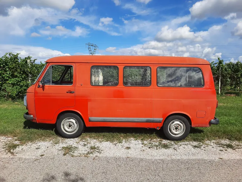 Fiat 238 Pulmino 9 posti del 1980 4