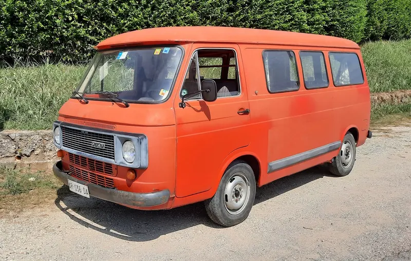 Fiat 238 Pulmino 9 posti del 1980 21