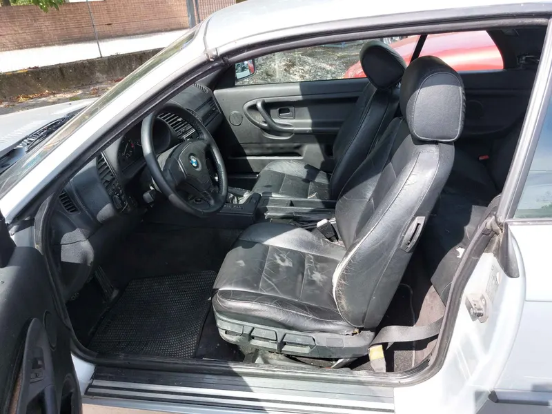 BMW 320 Cabrio del 1995 (E 36) 4