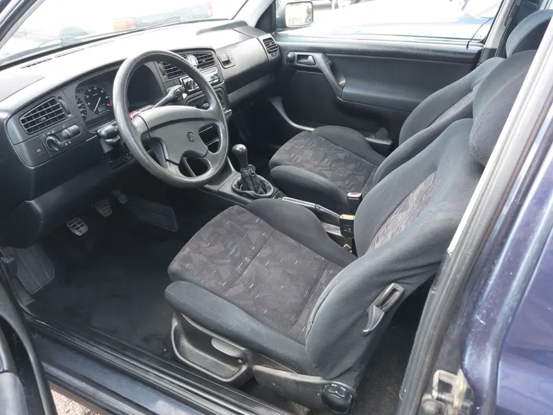Volkswagen Golf GTI del 1993 (Terza Serie) 6