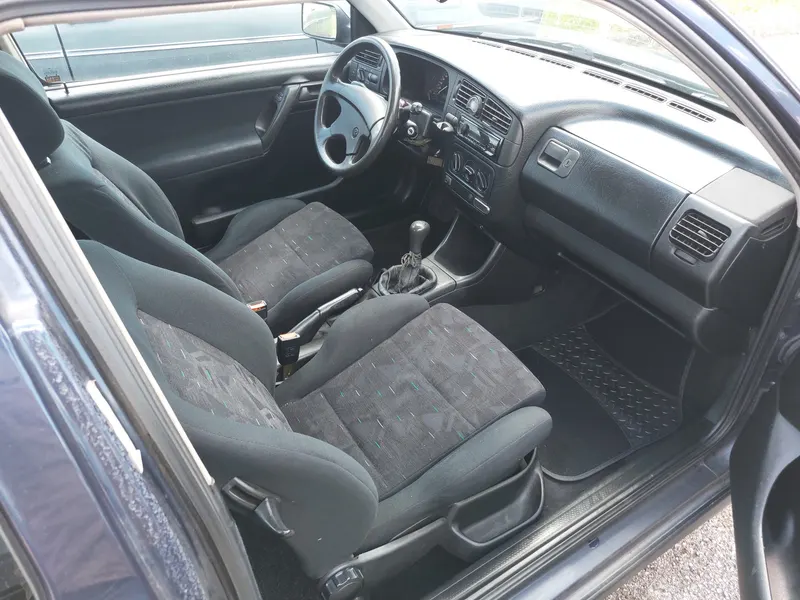 Volkswagen Golf GTI del 1993 (Terza Serie) 13