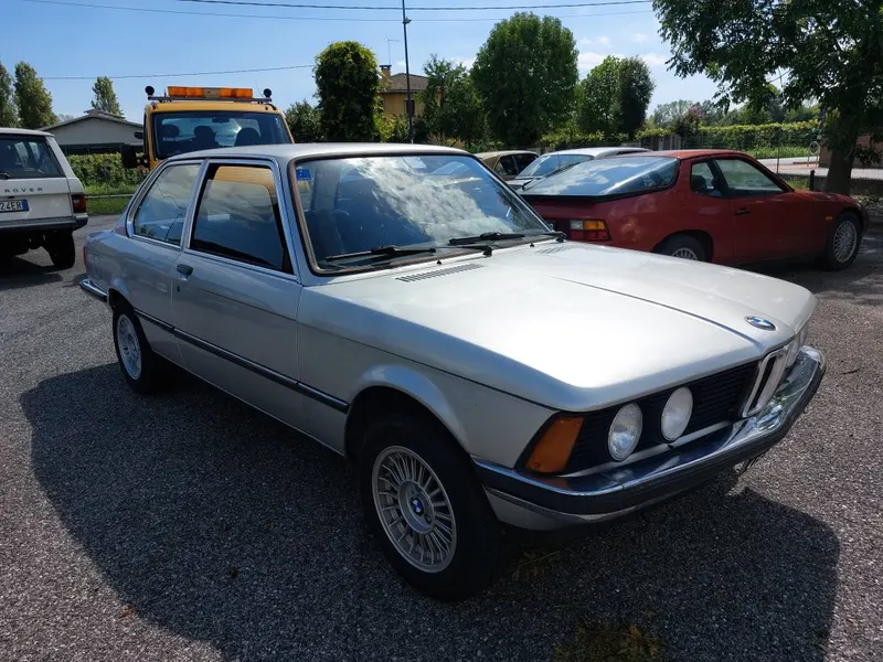 BMW 318 del 1978 (a carburatori) 2