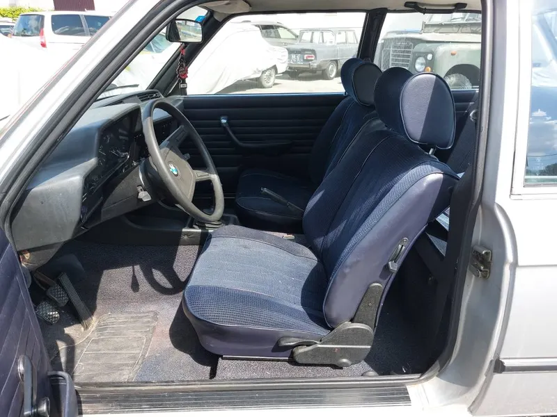 BMW 318 del 1978 (a carburatori) 6