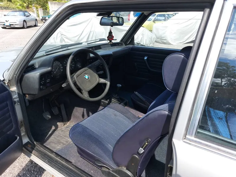 BMW 318 del 1978 (a carburatori) 5