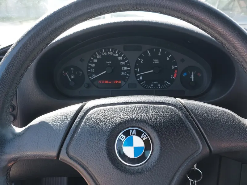 BMW 320 Cabrio del 1997 6