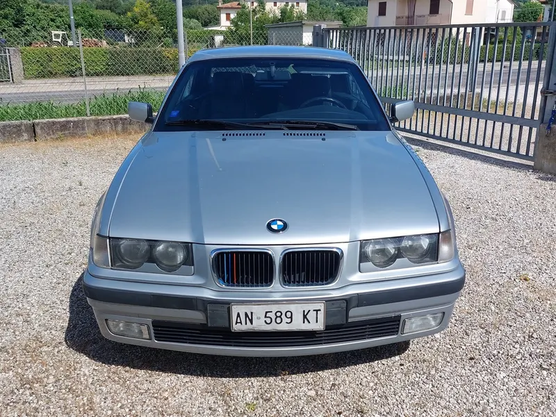 BMW 320 Cabrio del 1997 3