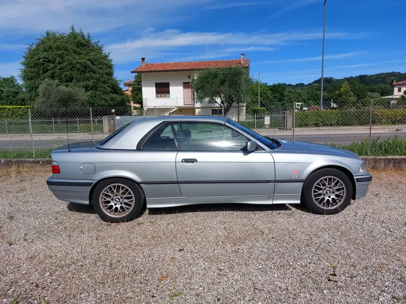 BMW 320 Cabrio del 1997 9