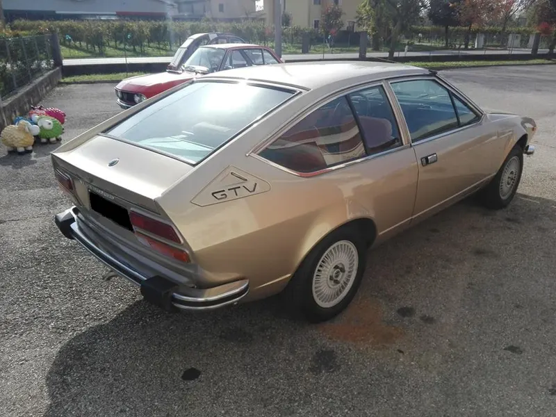 Alfa Romeo GTV 2000 del 1980 6