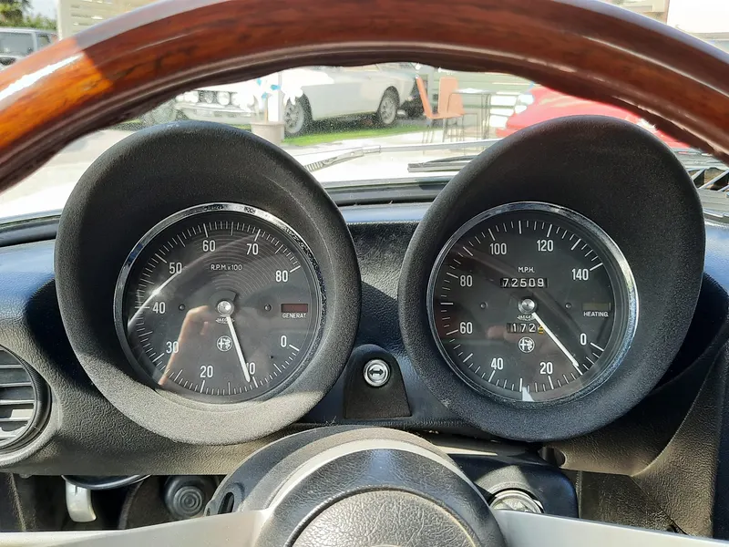 Alfa Romeo Duetto 2000 Spider Veloce del 1975 15