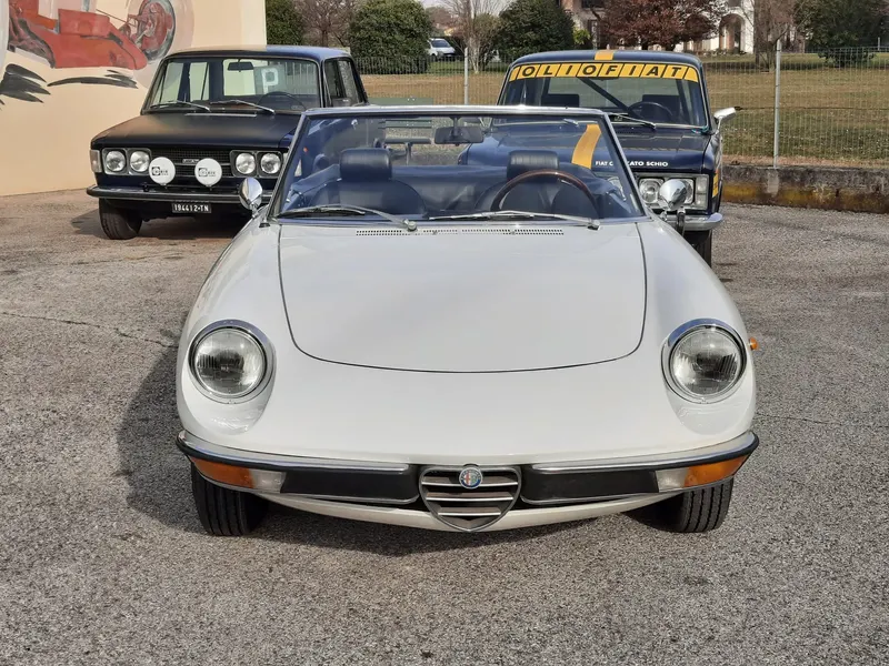 Alfa Romeo Duetto 2000 Spider Veloce del 1975 3