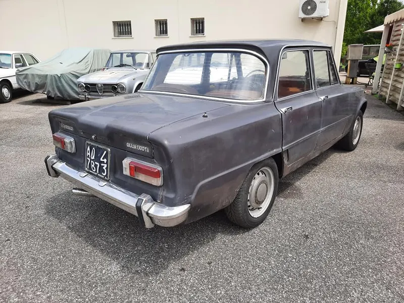 Alfa Romeo Giulia 1300 Ti del 1967 11