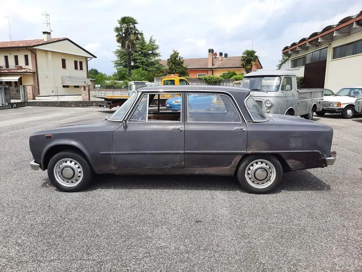 Alfa Romeo Giulia 1300 Ti del 1967 4