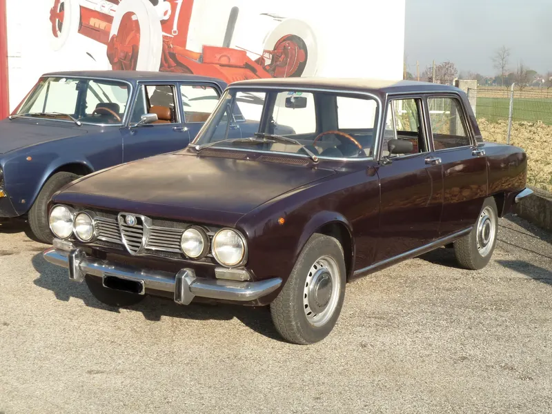 Alfa Romeo 1750 Berlina del 1969 3